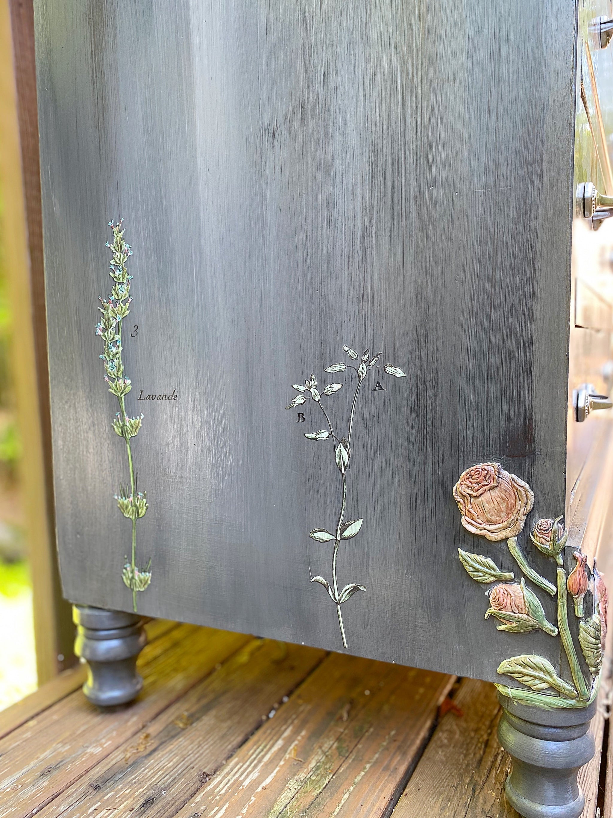 Parisian Dresser – Bluebird Relics